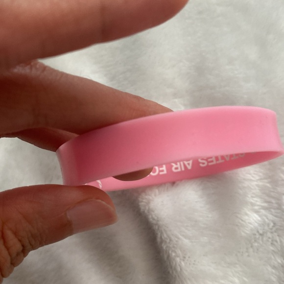 Pink and white United States Air Force silicone bracelet - Picture 11 of 17